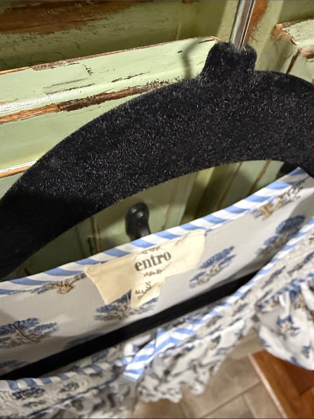 entro White Dress with Blue Floral Print - Picture 2 of 7